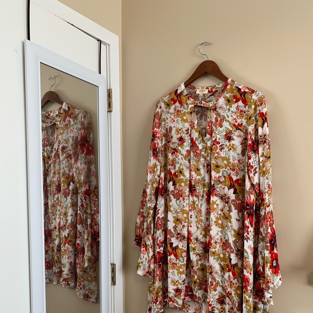 Beautiful umgee top . - Picture 2 of 6